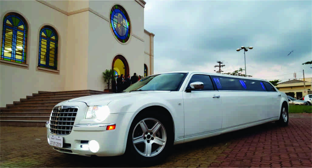 Aluguel de limousine branca