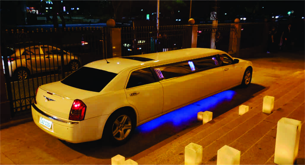 Aluguel de limousine branca