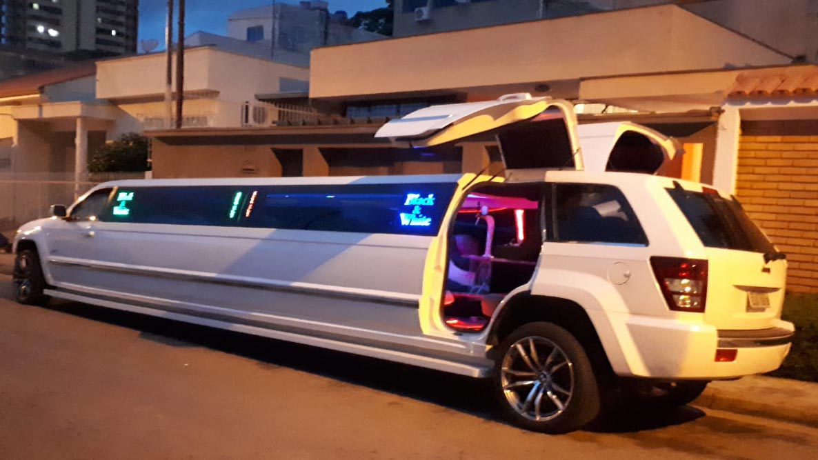 Aluguel de limousine para eventos corporativos